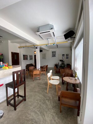 Reception - cumpun hostel (Chiang Mai)