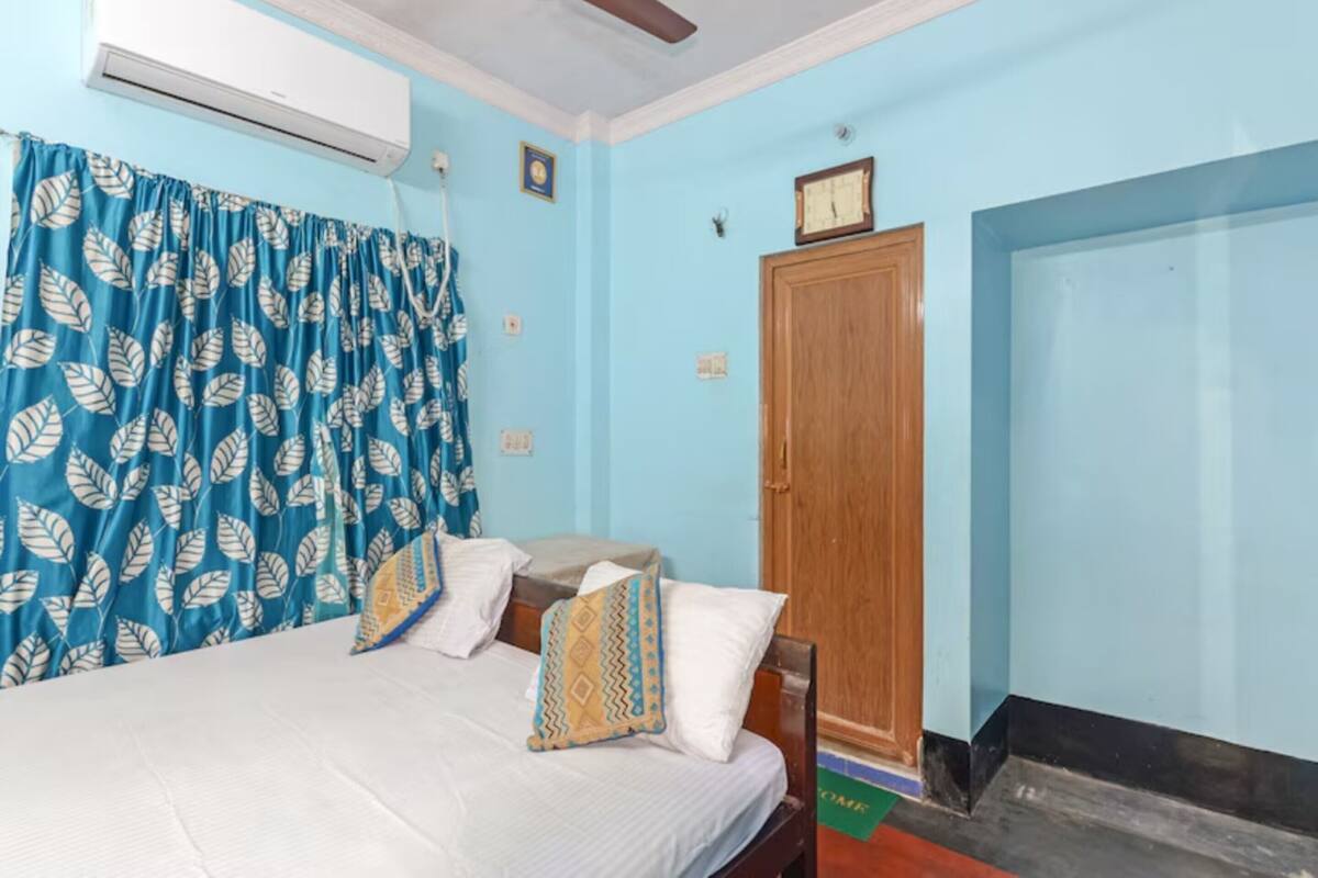 Deluxe Double Room, Multiple Bedrooms | Soundproofing, free WiFi, bed sheets