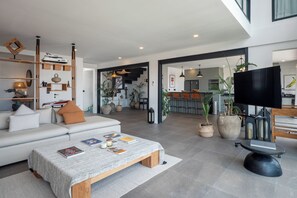 Apartamento de lujo, 2 habitaciones | Zona de estar