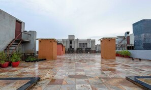 Rooftop terrace - Treebo Blue Moon (Gandhinagar)