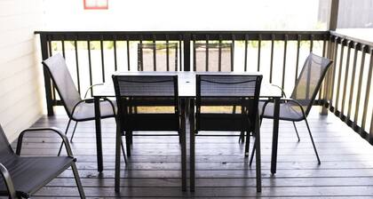 7 Minute Walk to Kyle Field - Charming Cottage