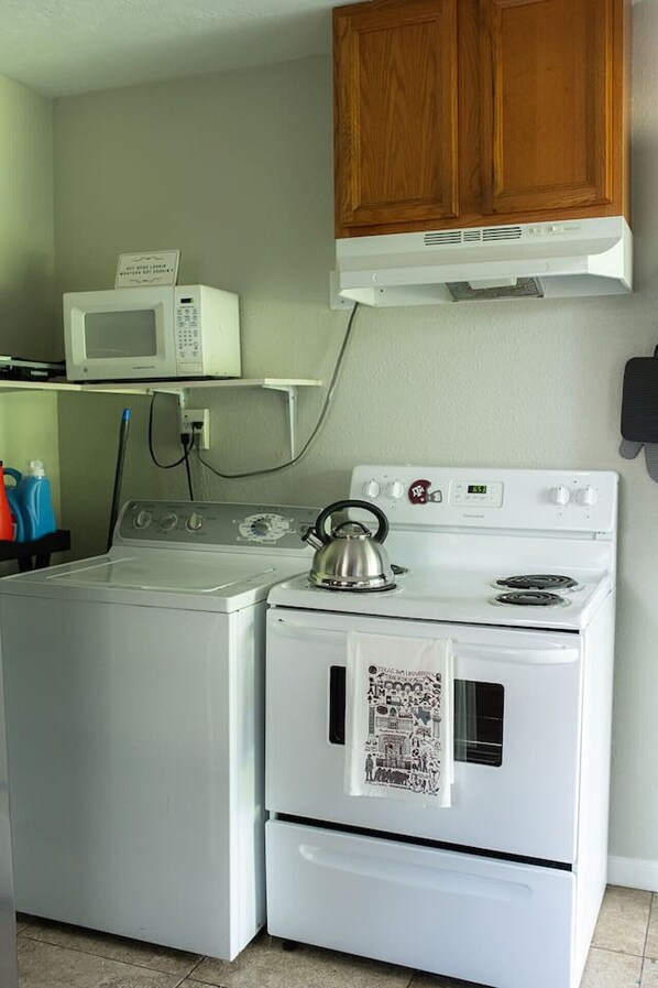 Fridge, microwave, oven, stovetop