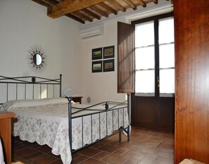 Elite Apartment, 2 Bedrooms | 10 bedrooms, individually furnished, bed sheets - Residence Antico Borgo Casalappi, Campiglia Marittima (Campiglia Marittima)