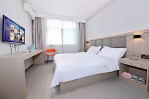 Unclassified image, 4 of 18, button - Royal Hotel (Zhongmu)