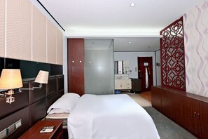 Unclassified image, 3 of 18, button - Royal Hotel (Zhongmu)