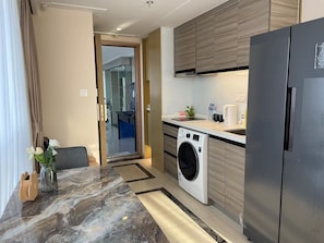 Chambre Double Panoramique (2202) | Cuisine privée