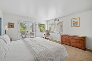 3 bedrooms, iron/ironing board, Internet, bed sheets