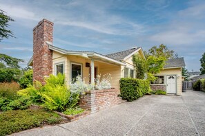 Exterior - Magnolia - Carmel House - A Carmel Classic (Carmel)