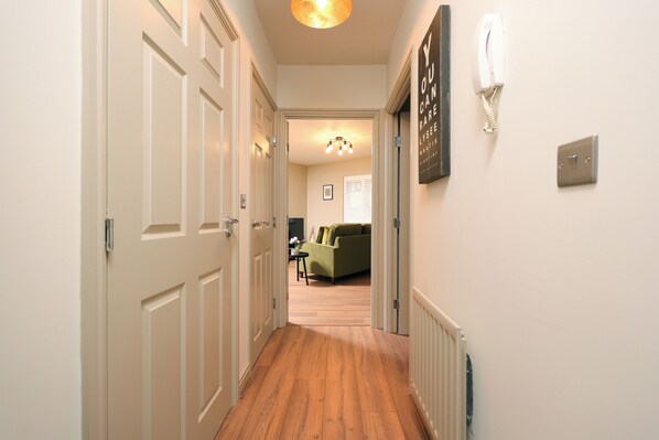 Hallway - Stylish Flat With Sofa Bed in Malmesbury (Malmesbury)