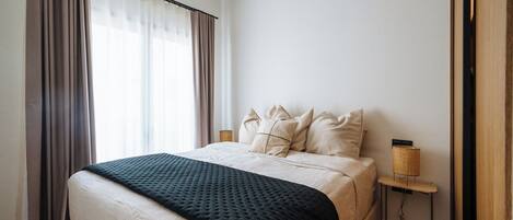 2 Schlafzimmer, Schreibtisch, Bügeleisen/Bügelbrett, Reisekinderbett