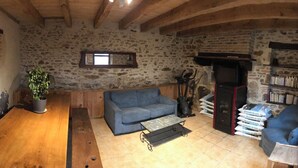 Interior - Farm cottage (Sainte-Christine)
