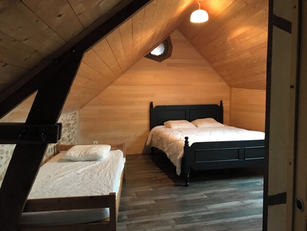 2 bedrooms, bed sheets