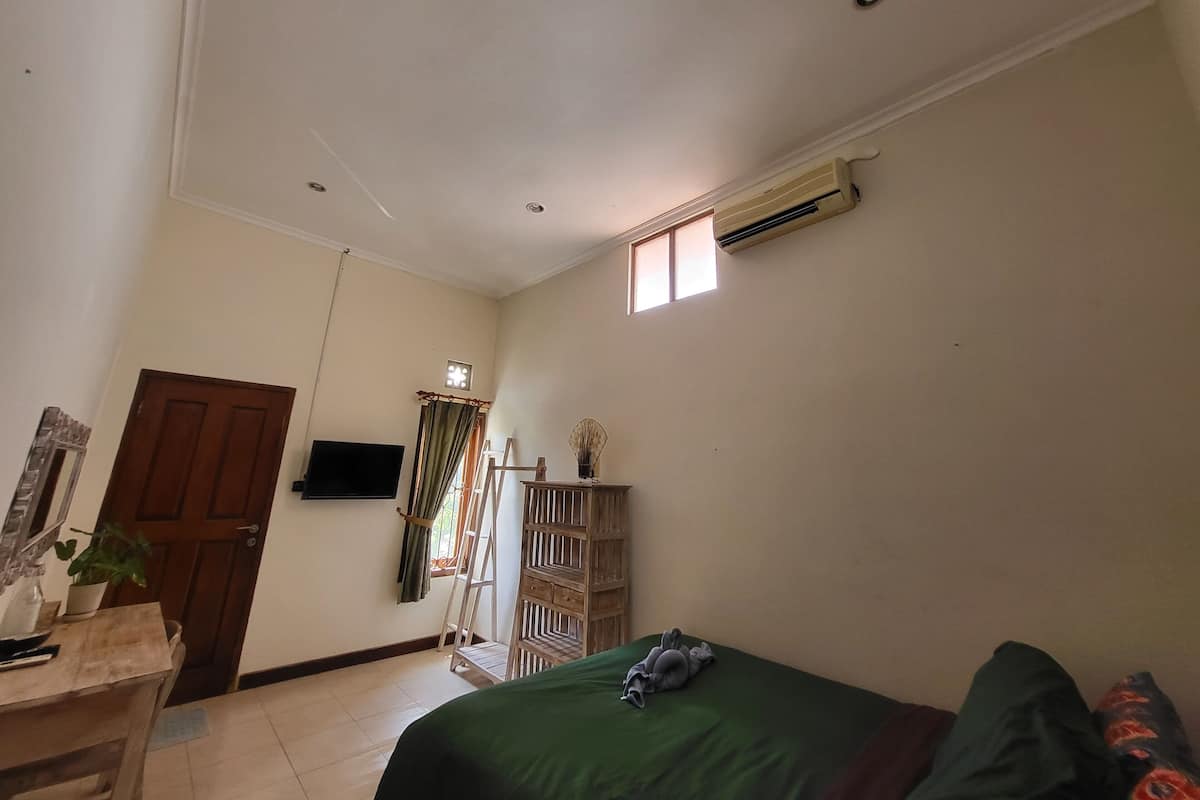 Superior tweepersoonskamer, uitzicht op tuin | 1 slaapkamer, hypoallergeen beddengoed, een bureau