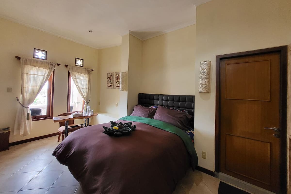 Deluxe Double Room, 1 Queen Bed, Balcony, Hill View