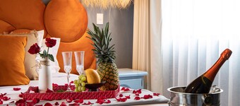 Vibrant 3Bed Villa - A Deco Retreat