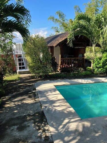 Charming overlooking cottage in enchanting Zamboanguita with WiFi