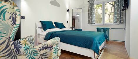 Superior Double Room, Balcony, City View | Interior