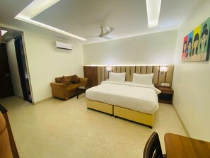 Deluxe Double Room, City View | Desk, free WiFi - Grow Inn (Greater Noida)