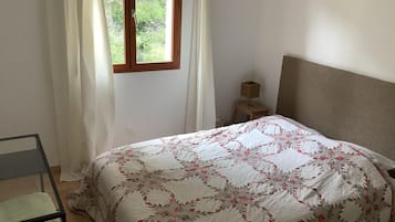 1 bedroom, WiFi, bed sheets