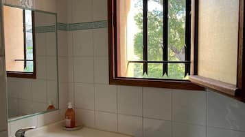 Shower, towels, soap, shampoo