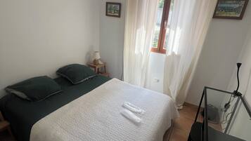 1 bedroom, WiFi, bed sheets