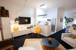Smart TV, books