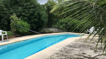 室外游泳池