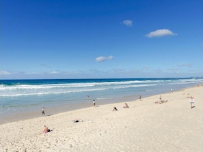 On the beach, white sand - Beach Side Apartment (Surfers Paradise)