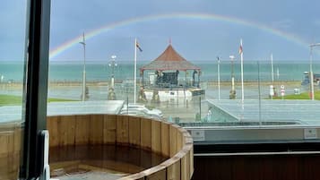 Deluxe Double Room - Seaview and Private Hot Tub | Gratis Wi-Fi