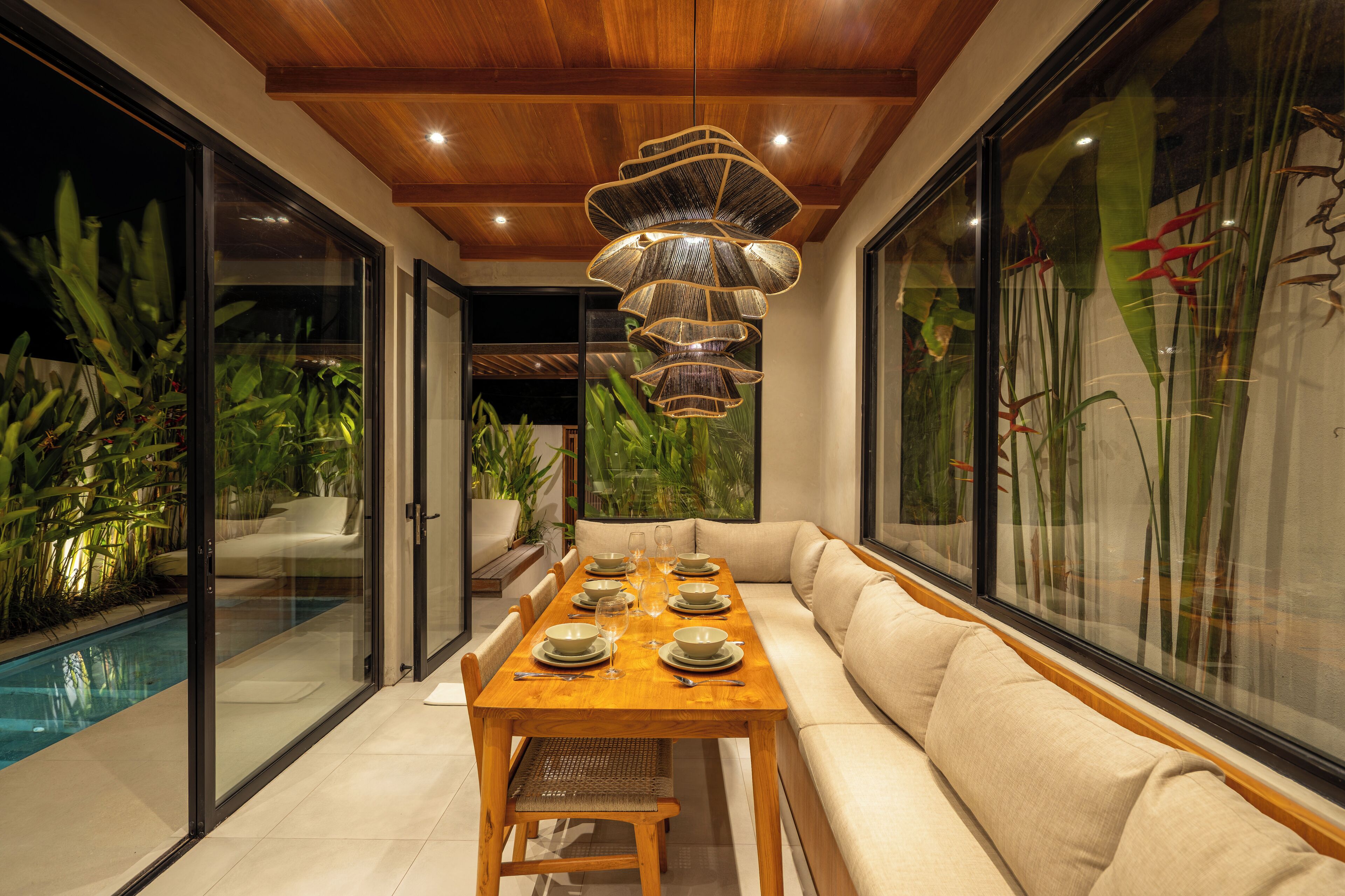 Villa, 2 Bedrooms | Dining room