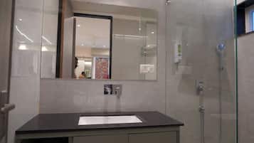 Shower, towels