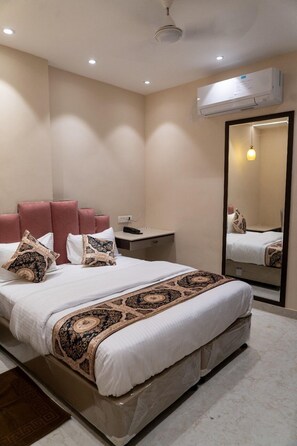 Rom – deluxe | Skrivebord og wi-fi (inkludert)