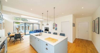 Newhall Gardens - Botanical Bliss