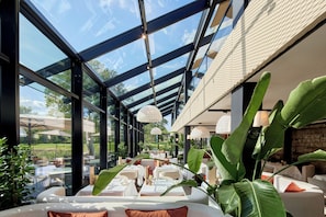 Breakfast area - Van Oys Maastricht Retreat, a Leading Hotel of the World (Eijsden)