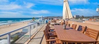 Stunning Ocean Views Rooftop Deck - Sleeps 10