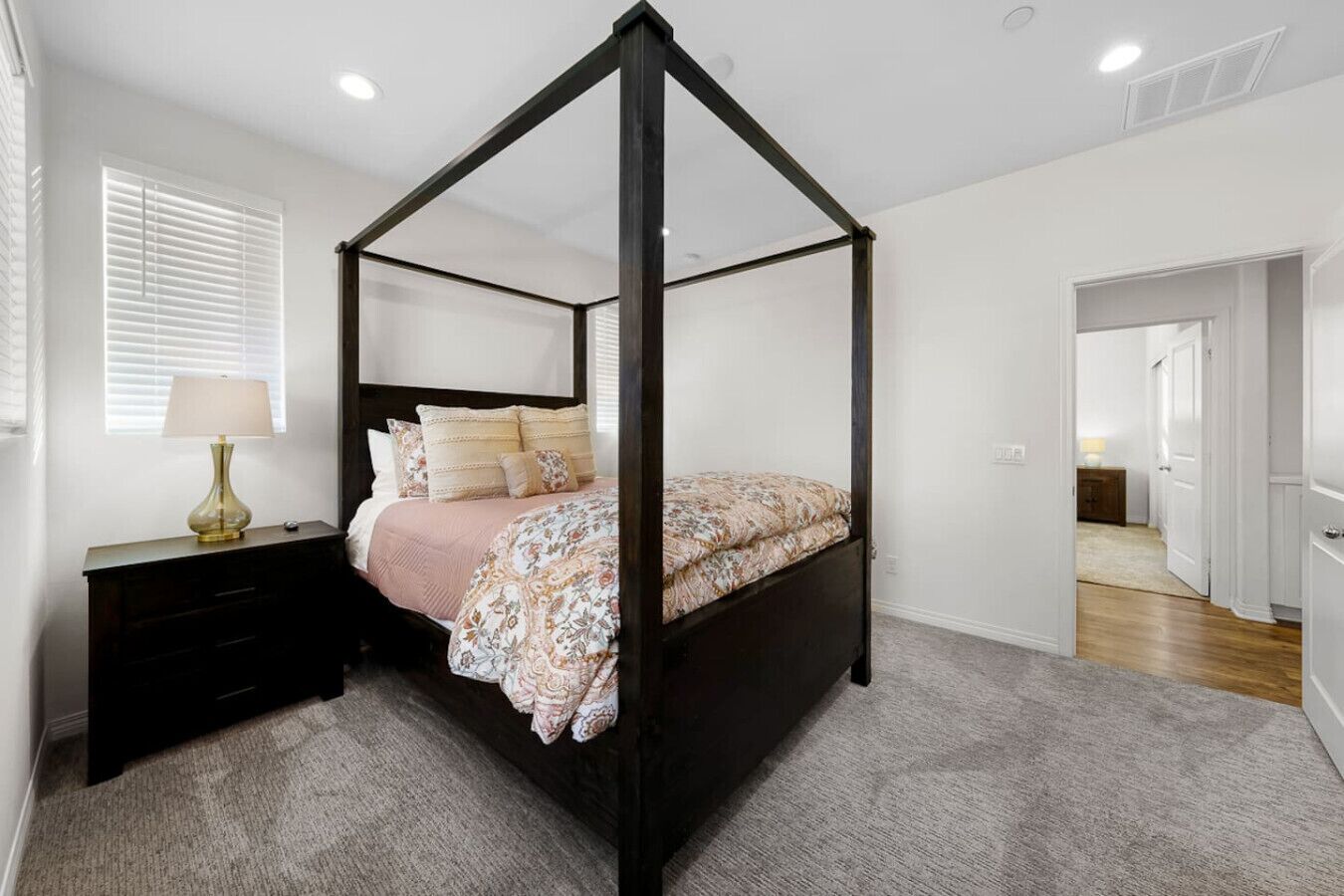 2 bedrooms, desk, iron/ironing board, travel cot
