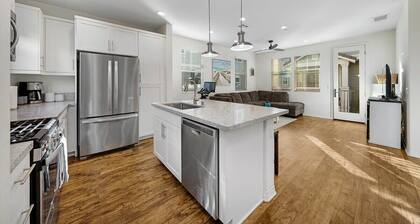 The Beach Hive/Newly remodeled