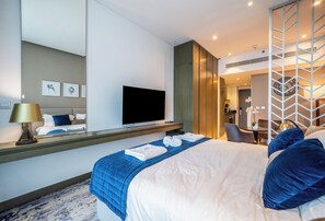 Appartamento Comfort, balcone, vista città | 1 camera, ferro/asse da stiro, Wi-Fi gratuito