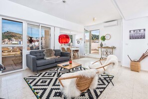 Family Apartment, City View | Living area | TV - Solaga - San Juan (Málaga)