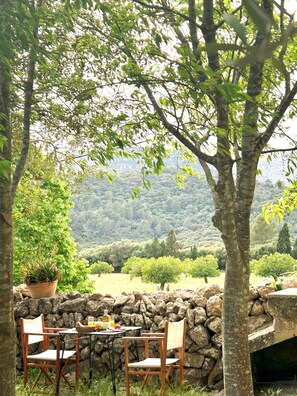Casa superior, vistes a la vall | Terrassa o pati