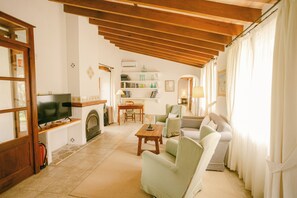 Deluxe House, 2 Bedrooms, Valley View | Living area - Fangar Agroturismo (Campanet)
