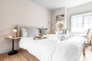 2 bedrooms, desk, iron/ironing board, travel cot