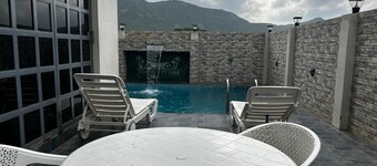 magnifica Luxurious Villa by daranga 