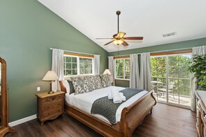 4 bedrooms, desk, iron/ironing board, travel cot