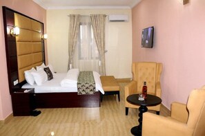 Desk, laptop workspace, free WiFi - Vertex- View Hotel and Suites  (Awka)