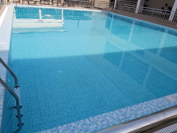 Bar en la piscina