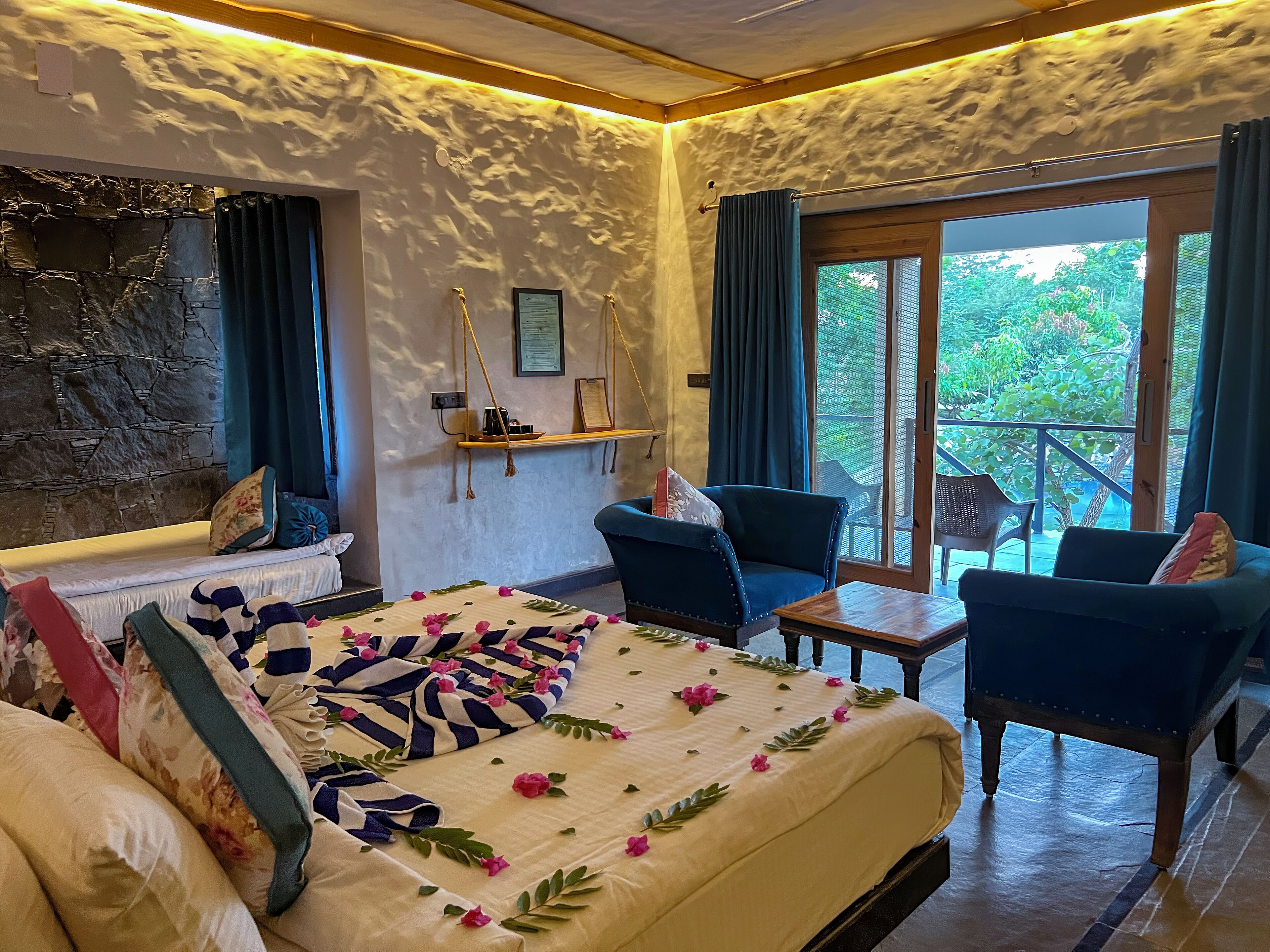 Deluxe Room | Desk, blackout drapes, iron/ironing board