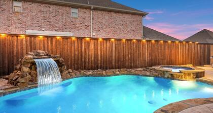 Modern Castle w/ Pool + Spa + 3 Gamerooms!