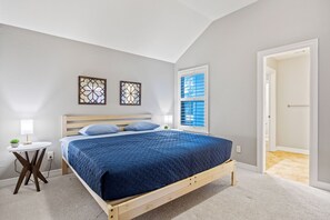 6 habitaciones, escritorio, tabla de planchar con plancha y wifi gratis 