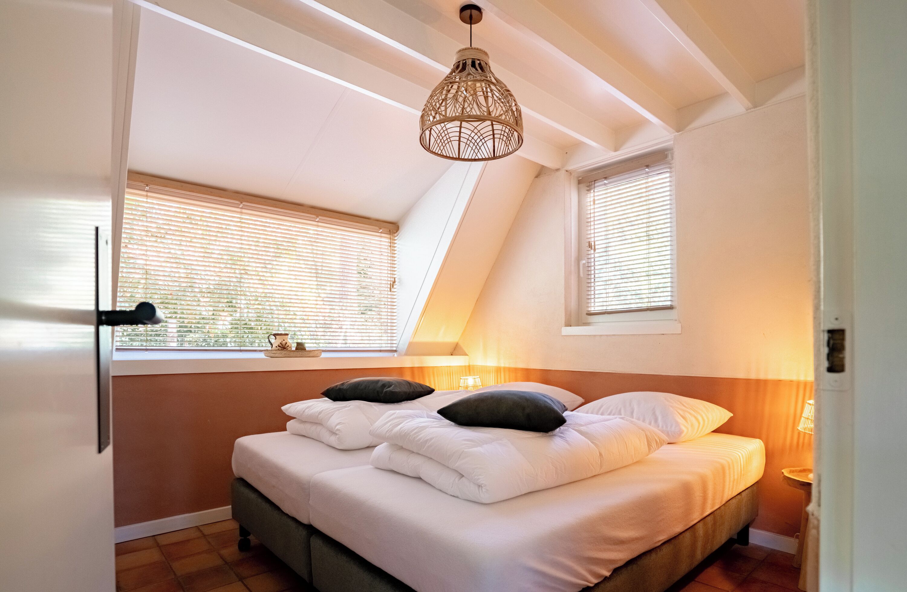 3 bedrooms, travel crib, WiFi